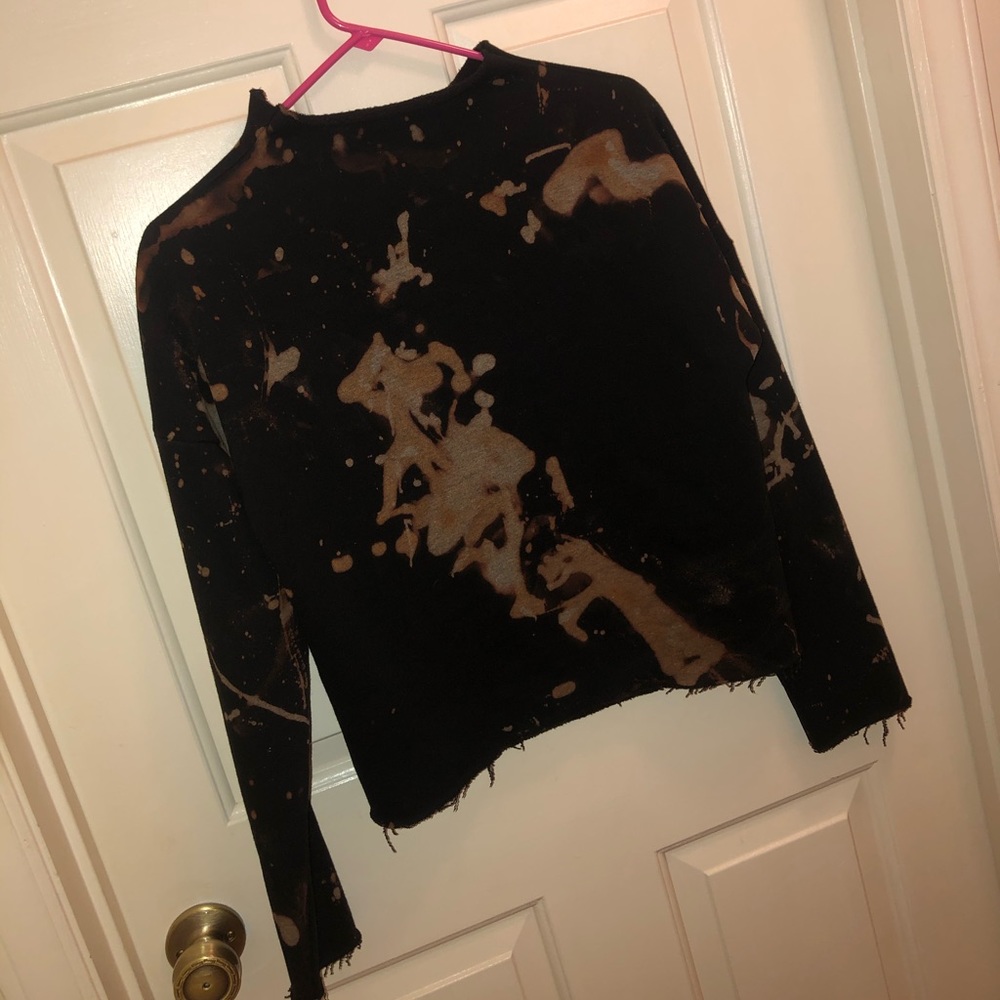 Custom Acid Wash sweater - Picture 6 of 7
